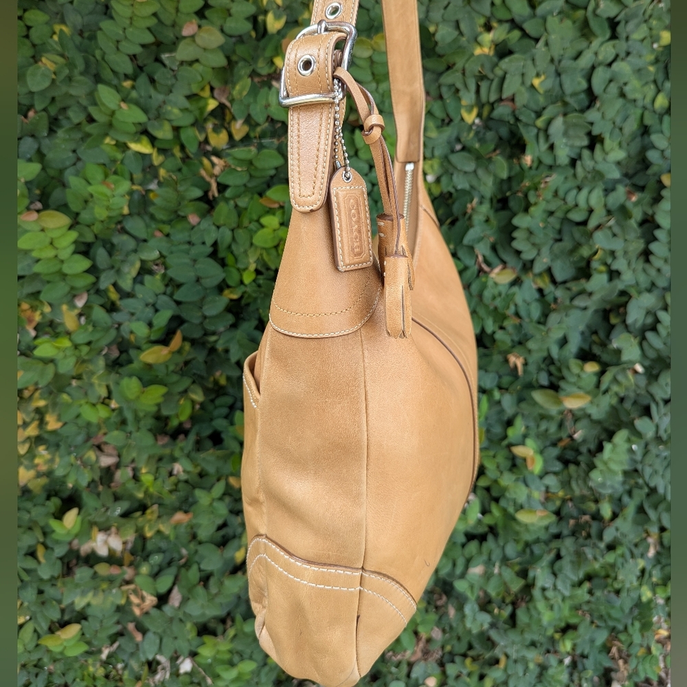 🤎 Coach Tan  Leather Hobo Bag - Picture 7 of 15